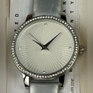 Manhattan - ’Silver’ Sparkle Watch. NWT